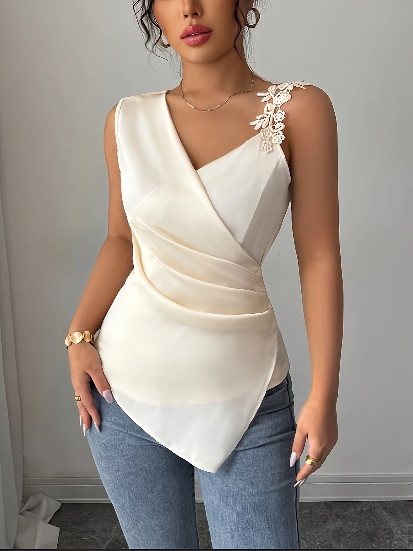 Elegant Lace Splicing Crop Top