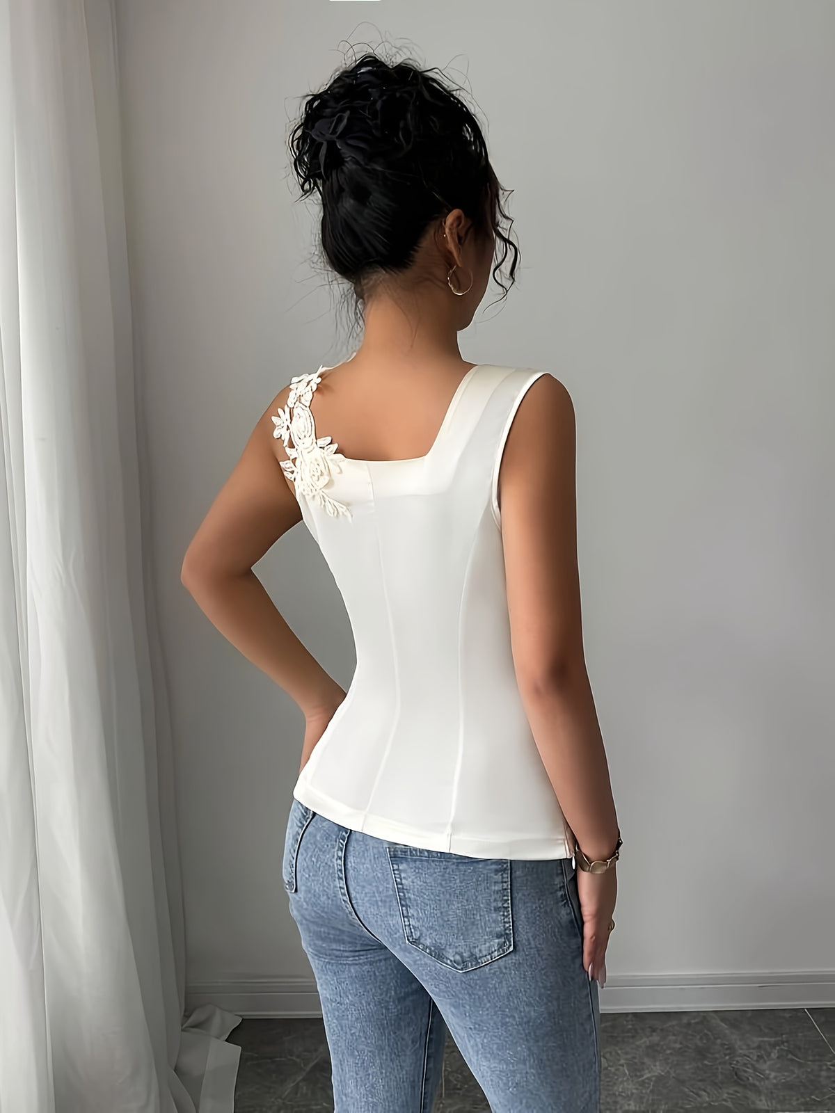 Elegant Lace Splicing Crop Top